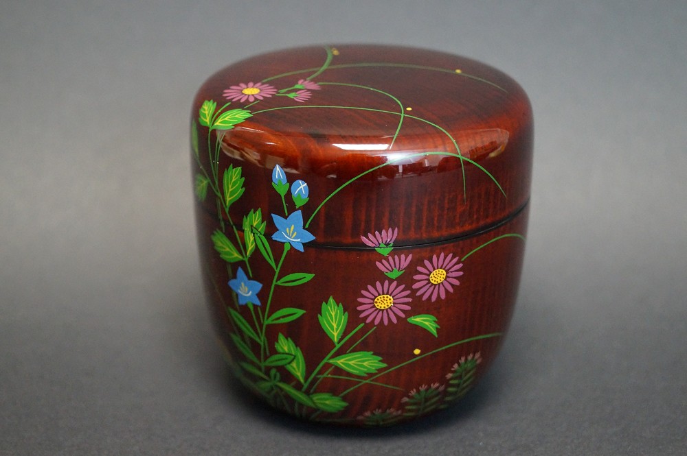 Shippo Makie Chu Natsume mit Blumenmotiv Frontalansicht