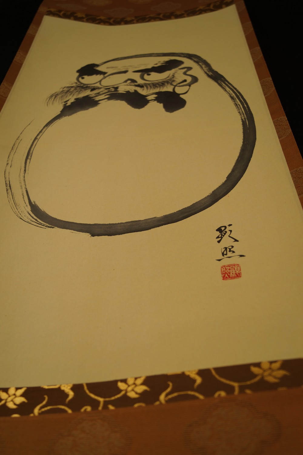 Bodhidharma (Daruma) Gesamtansicht Rollbild 2