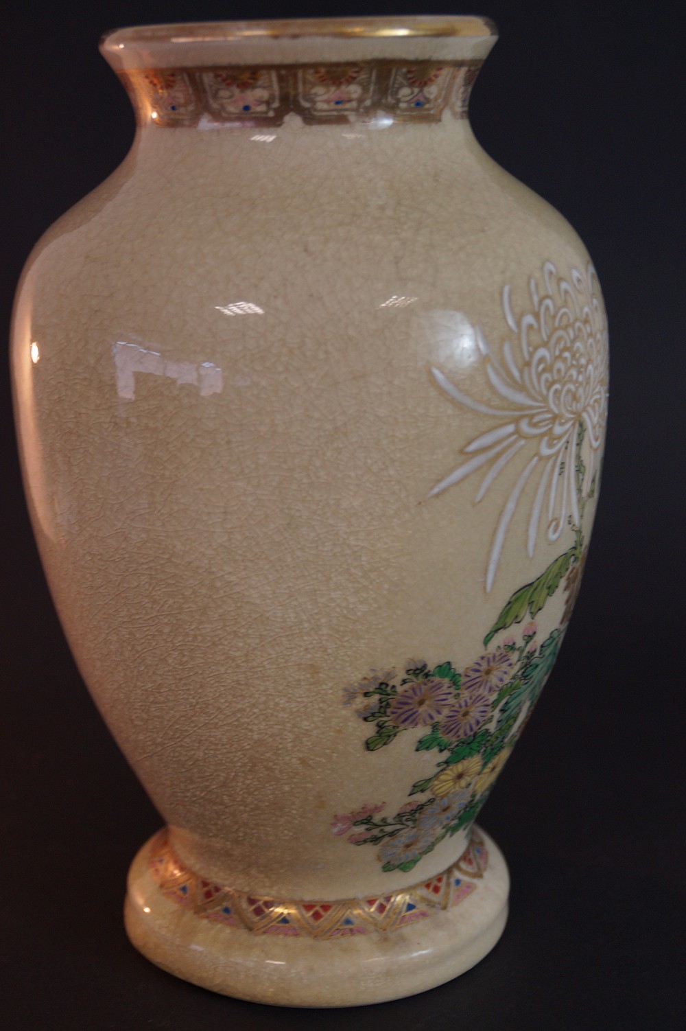 Satsuma vase by Hirota side view 3