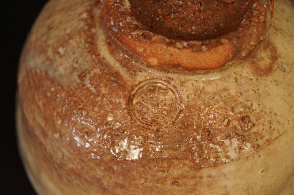 Hagi-yaki Chawan by Hirose Tanga Potter's Mark Close-Up