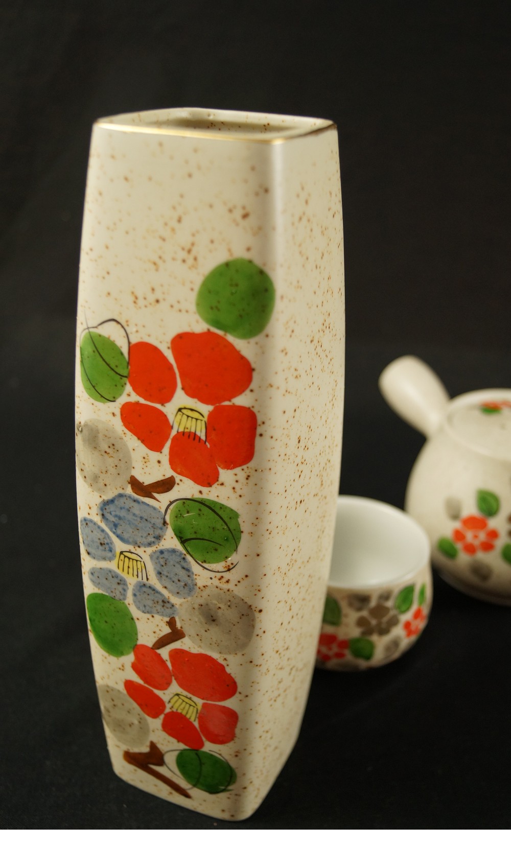 Tea set flower motif Imari porcelain motif close-up 3