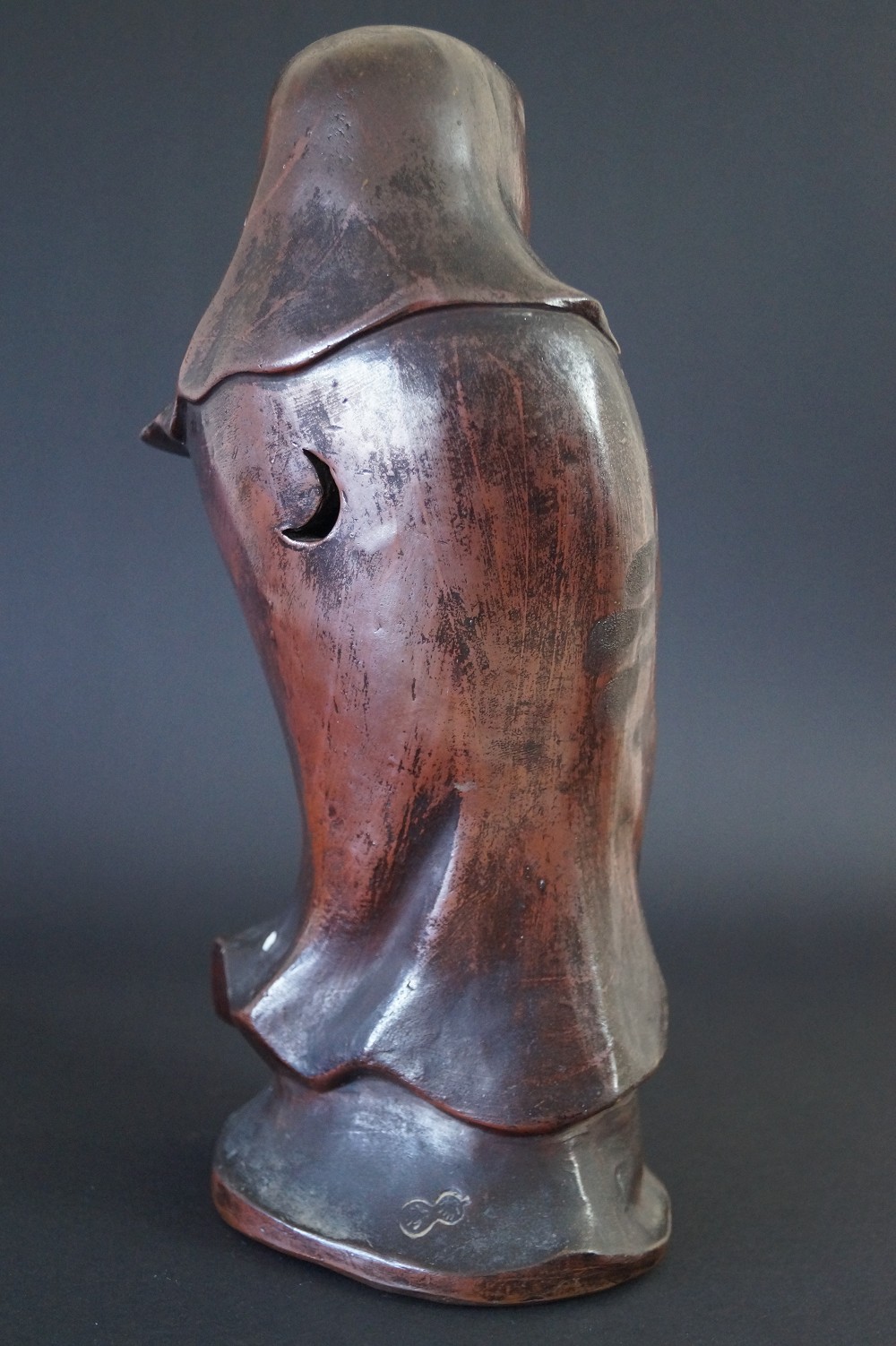Bodhidharma Daruma Figure Made of Bizen Ware Rear View