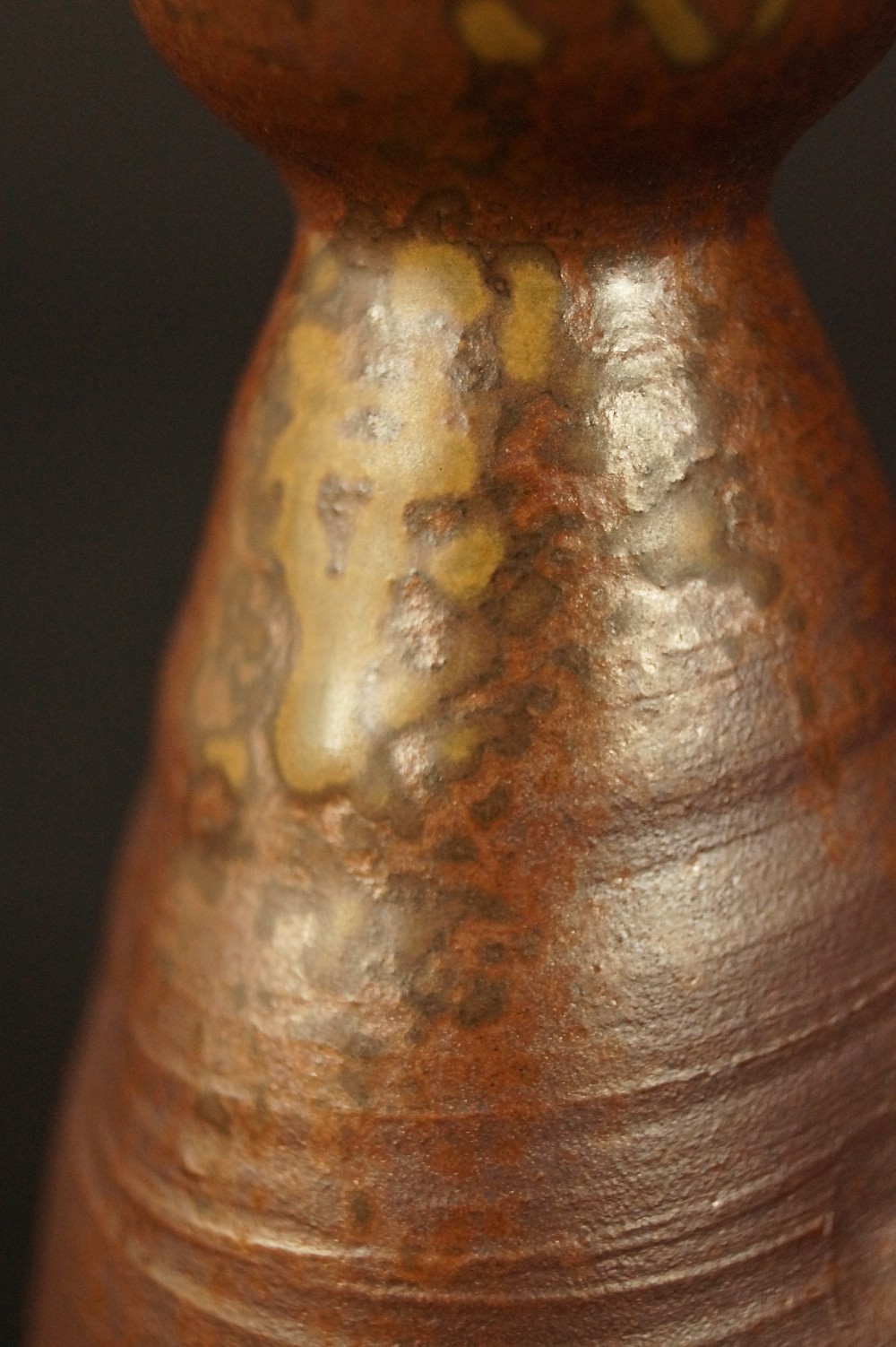 Bizen Sake Bottle with Guinomi Cups Tokkuri Motif Close-Up