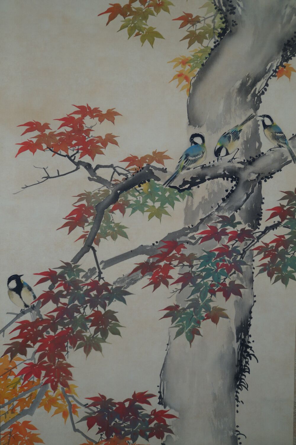 Additional view of the full motif with tree trunk, birds, and autumn-colored maple leaves in the Birds in Autumn Maple kakemono, without mounting