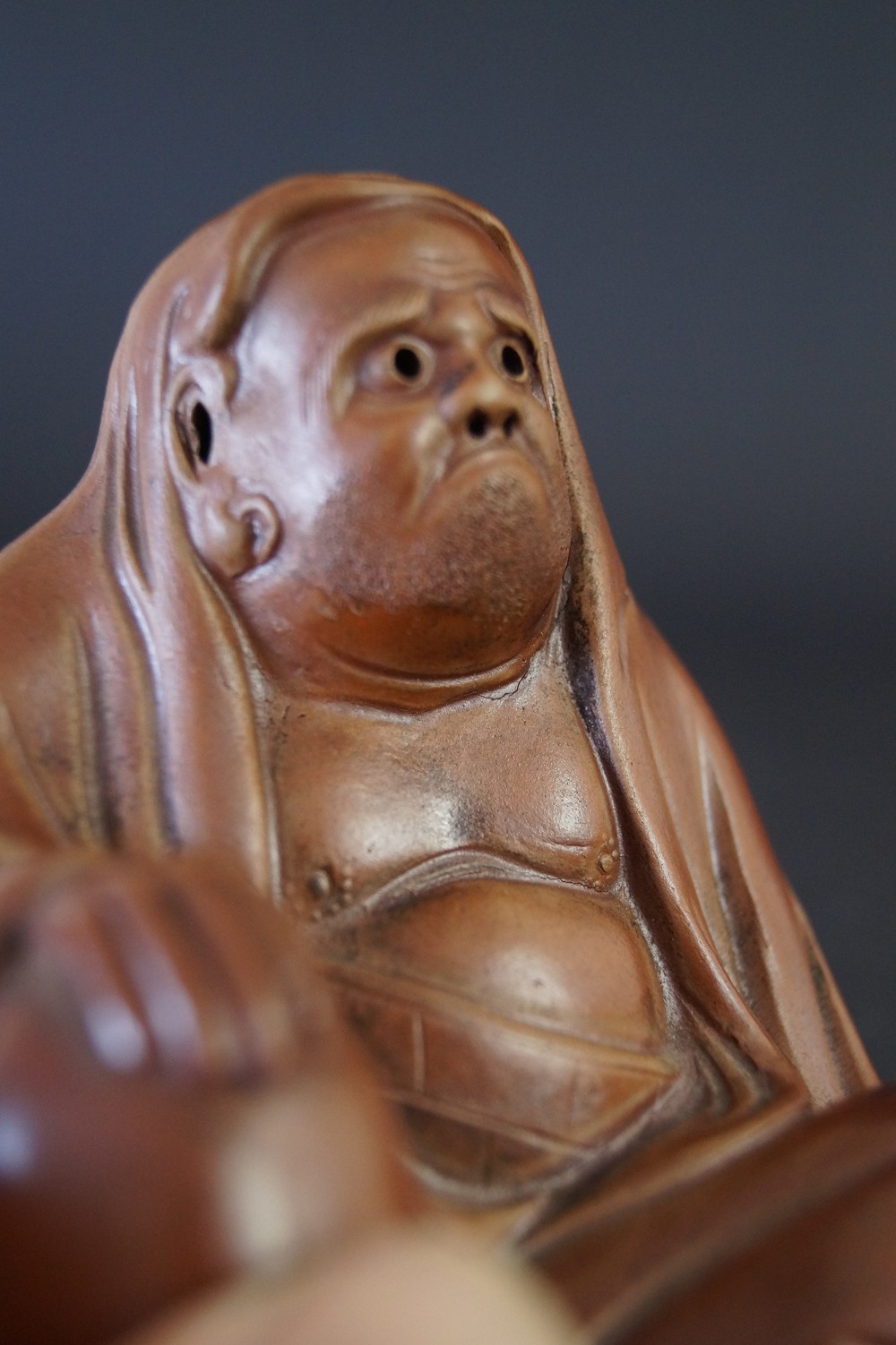 Bodhidharma Figur Gesicht Nahaufnahme 2