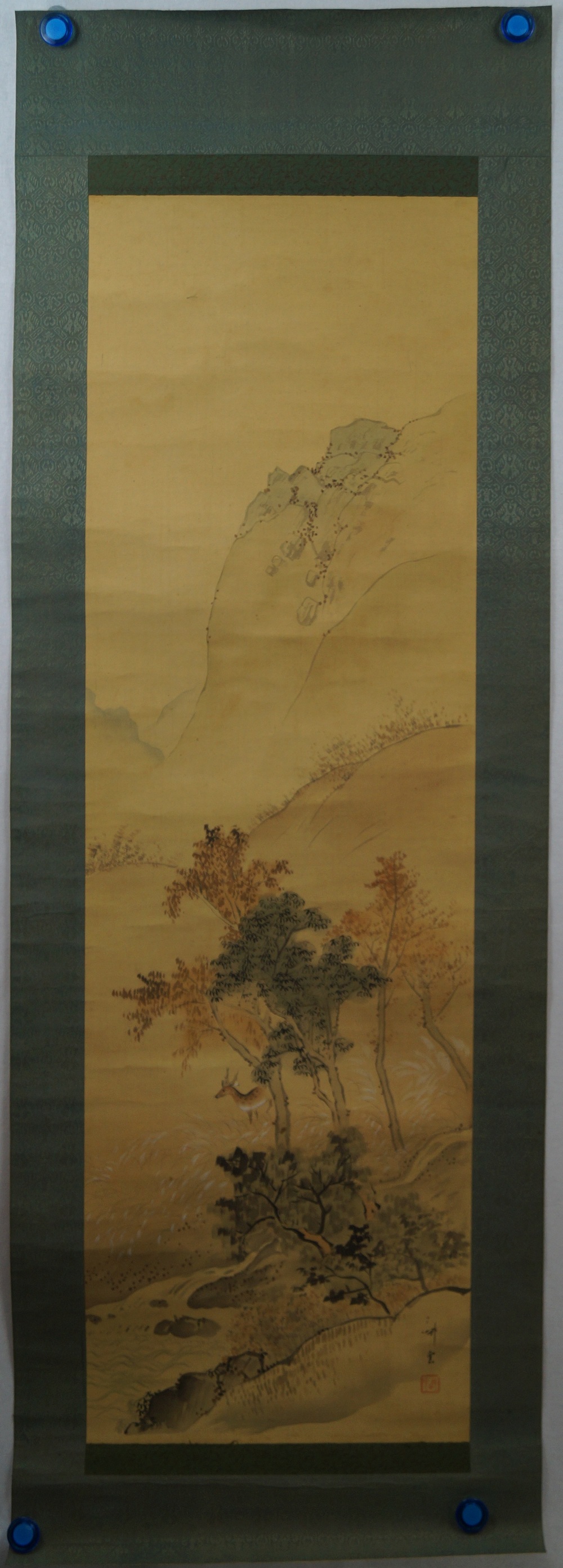 Makuri Small Deer Full View Hanging Scroll