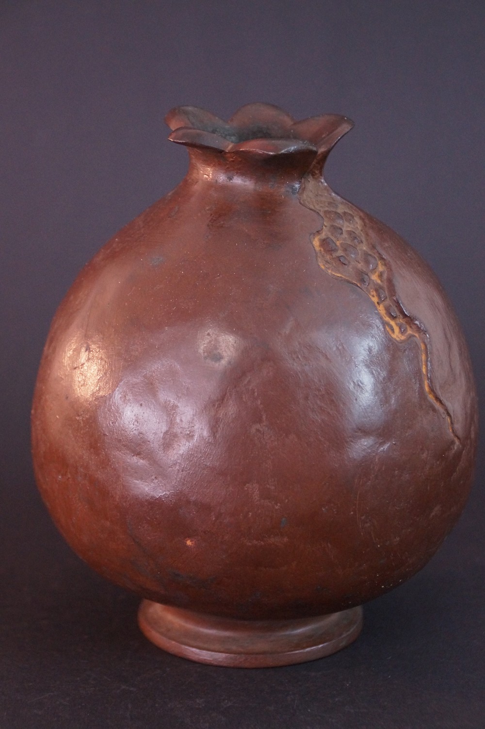 Vase Granatapfel von Yoshida Seitenansicht 1