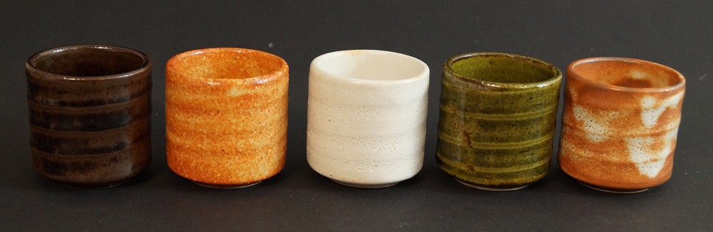 Five sake cups side by side from another angle set side view 1