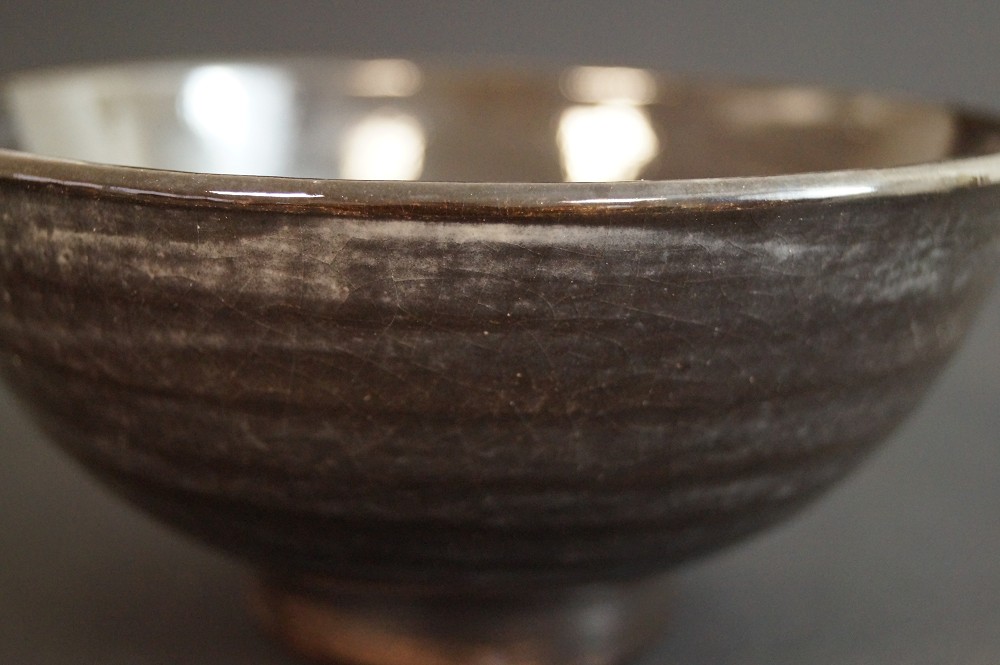 Chawan Raku Shogetsu Kikko glaze close-up
