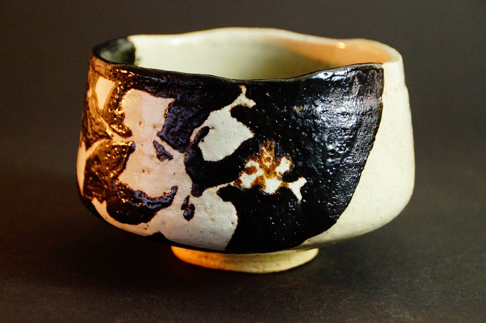 Chawan Tea Bowl with Flower Motif Made of Oribe Ware Front View