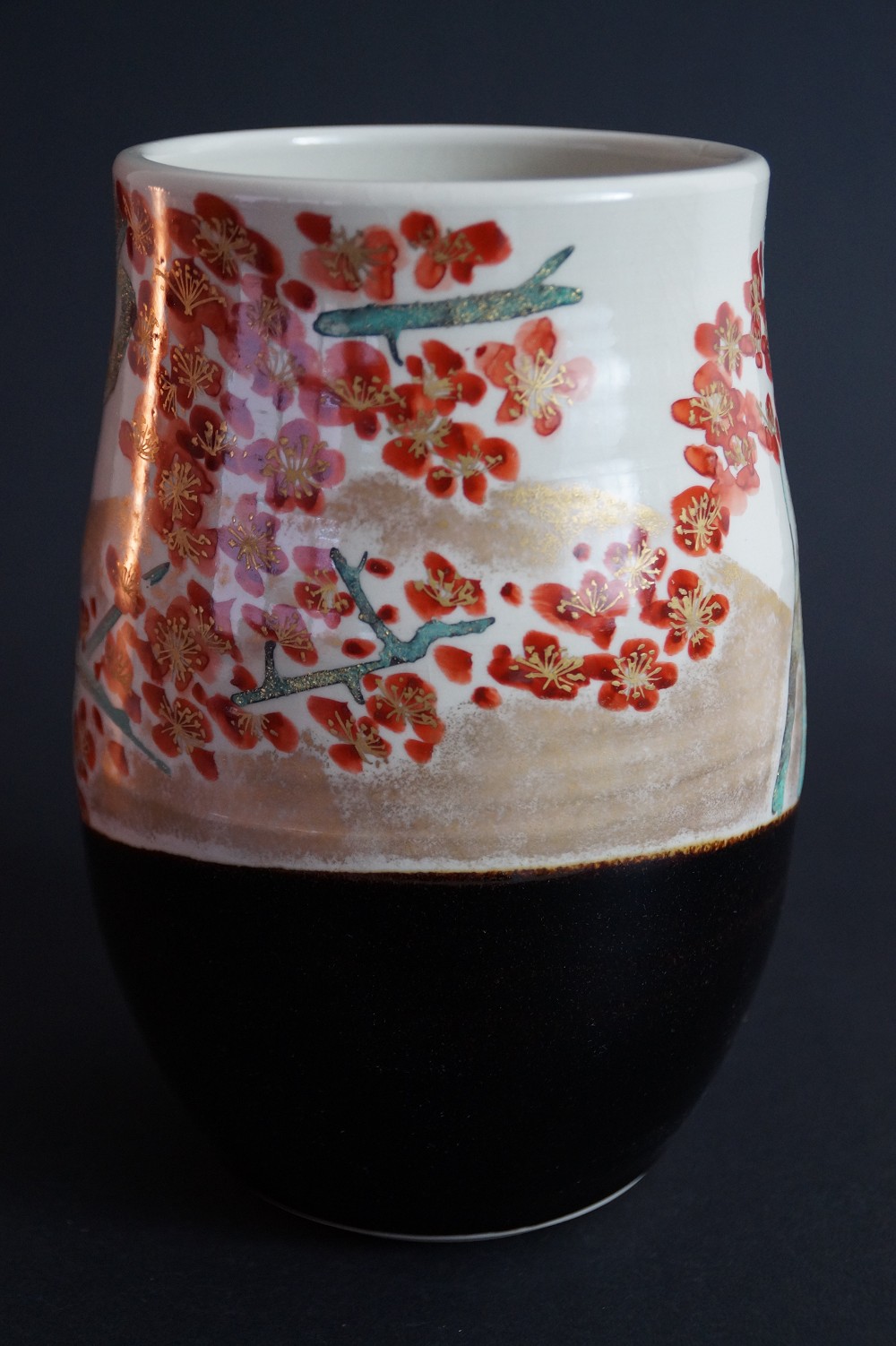Handgetöpferte japanische Vase aus Kutani-Porzellan von Akimori Nakata