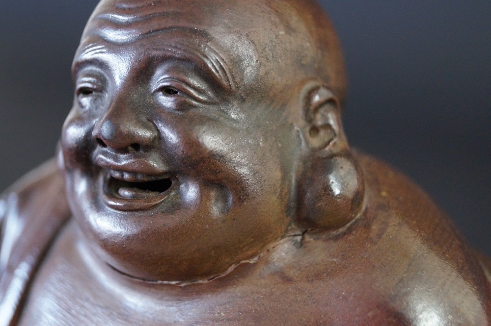 Hotei figure made of Bizen ware face close-up 4