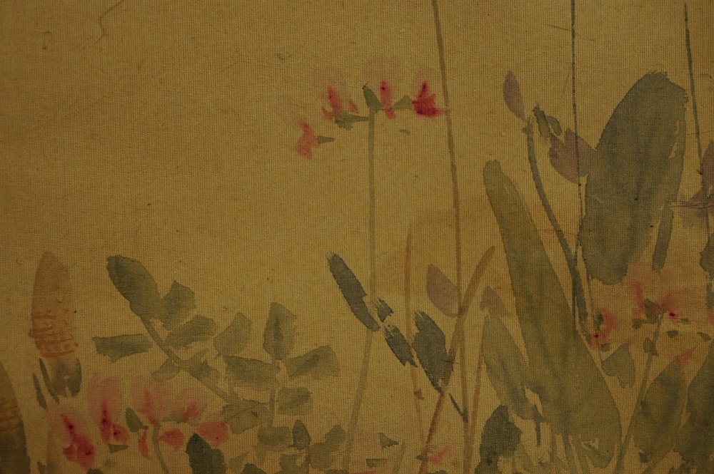 Three sparrows flower motif close-up 2