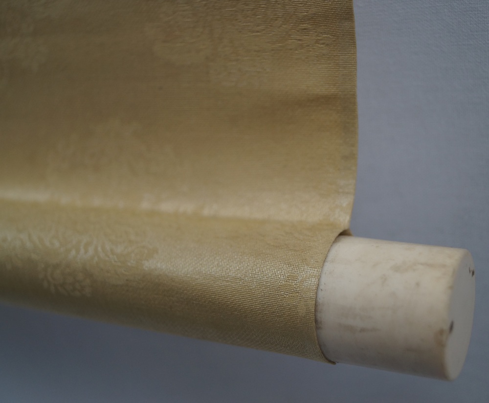 Huehner und Chrysanthemen Rollendetail