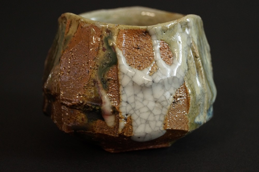 Tanba ware chawan by Tsuyoshi Uenaka side view