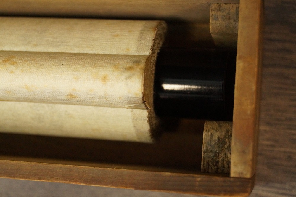 Beauty in Kimono Storage Box Close-Up 1
