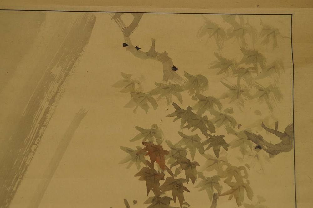 Mann am Wasserfall von Shodo Ahorn-Motiv Nahaufnahme 2