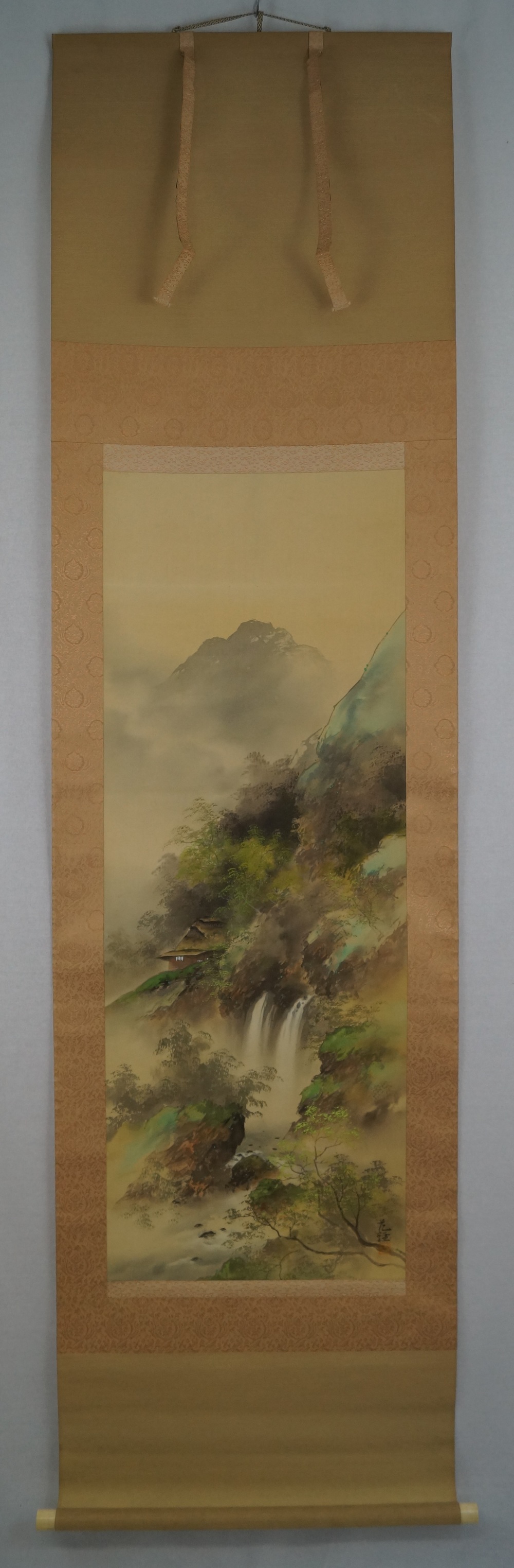 Haus am Wasserfall Kakejiku Gesamtansicht Rollbild