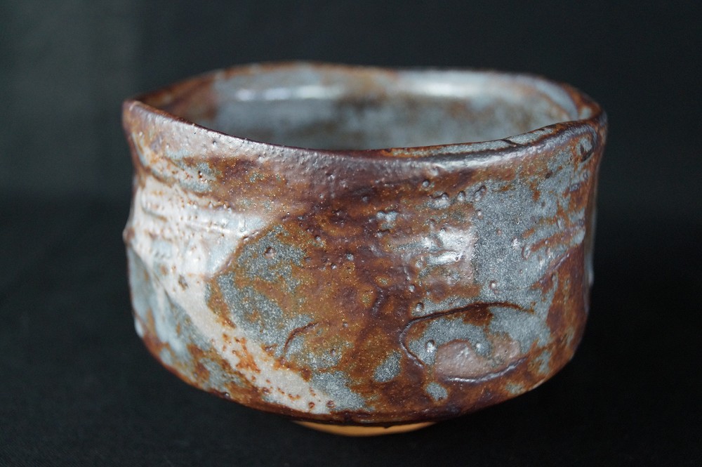 Chawan made of Shino ware side view 1