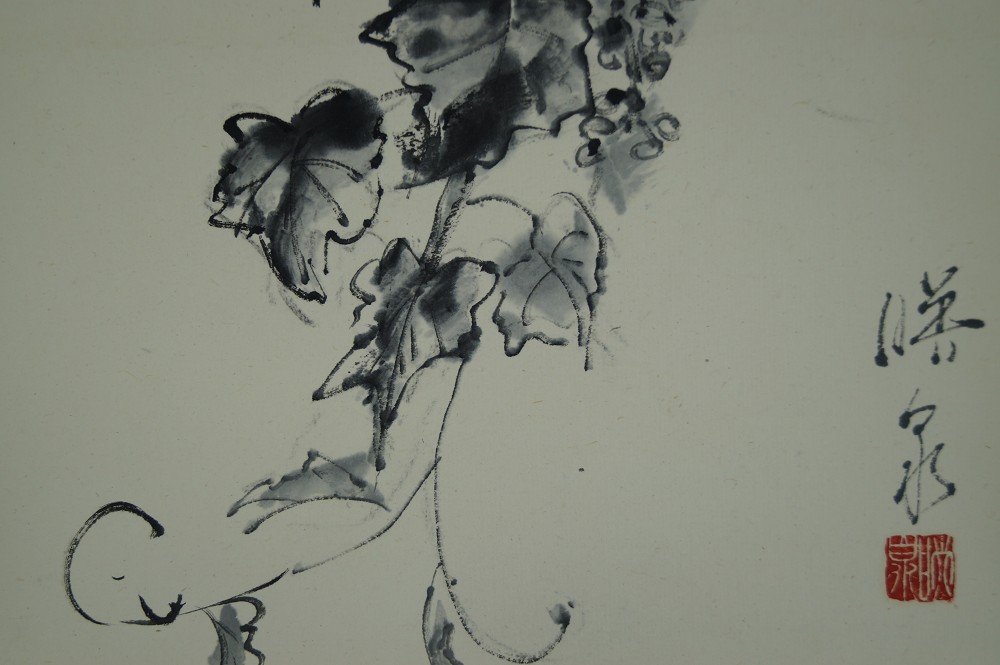 Grapevine hanging scroll grapevine motif close-up 2