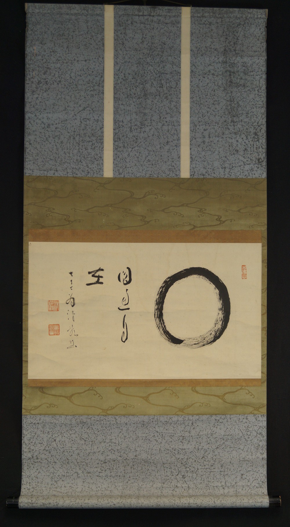 Zen Kalligrafie Enso von Taniuchi Seigan Gesamtansicht Rollbild