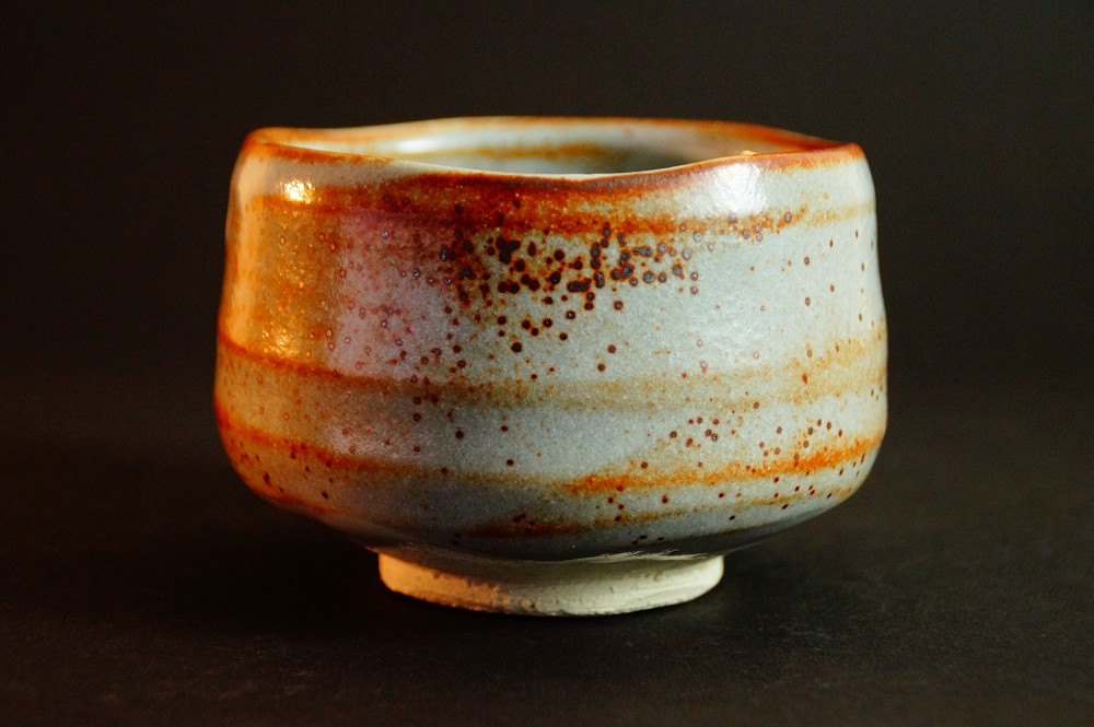 Chawan Tea Bowl Made of Shino Ware by Seizan Side View 1