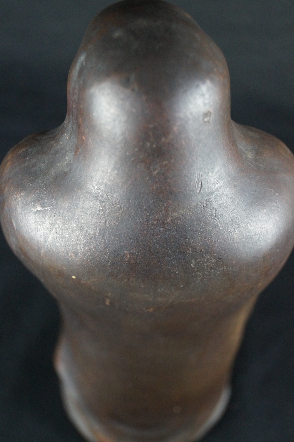 Bodhidharma Daruma Pensive Gaze Bizen Ware Top View Close-Up 6