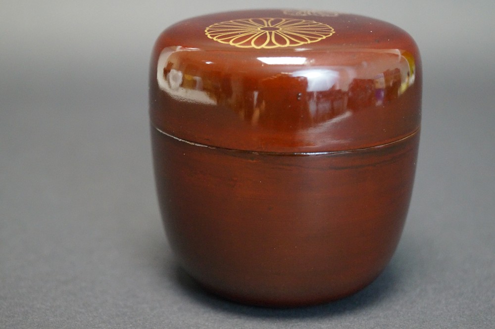 Makie Natsume Japanese Tea Container for the Tea Ceremony Side View 1