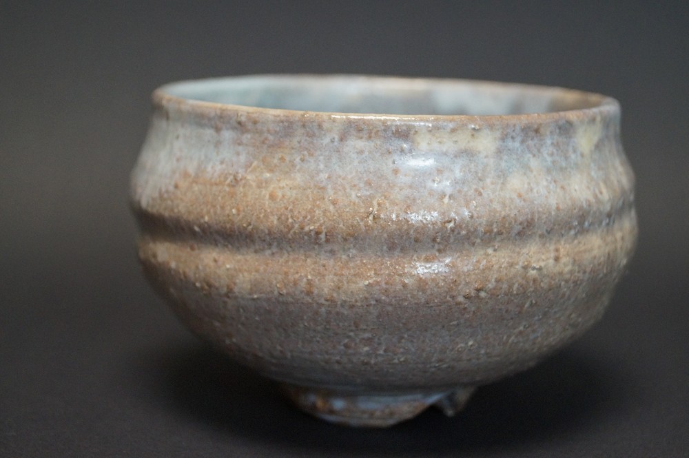 Tea bowl chawan Hagi front view