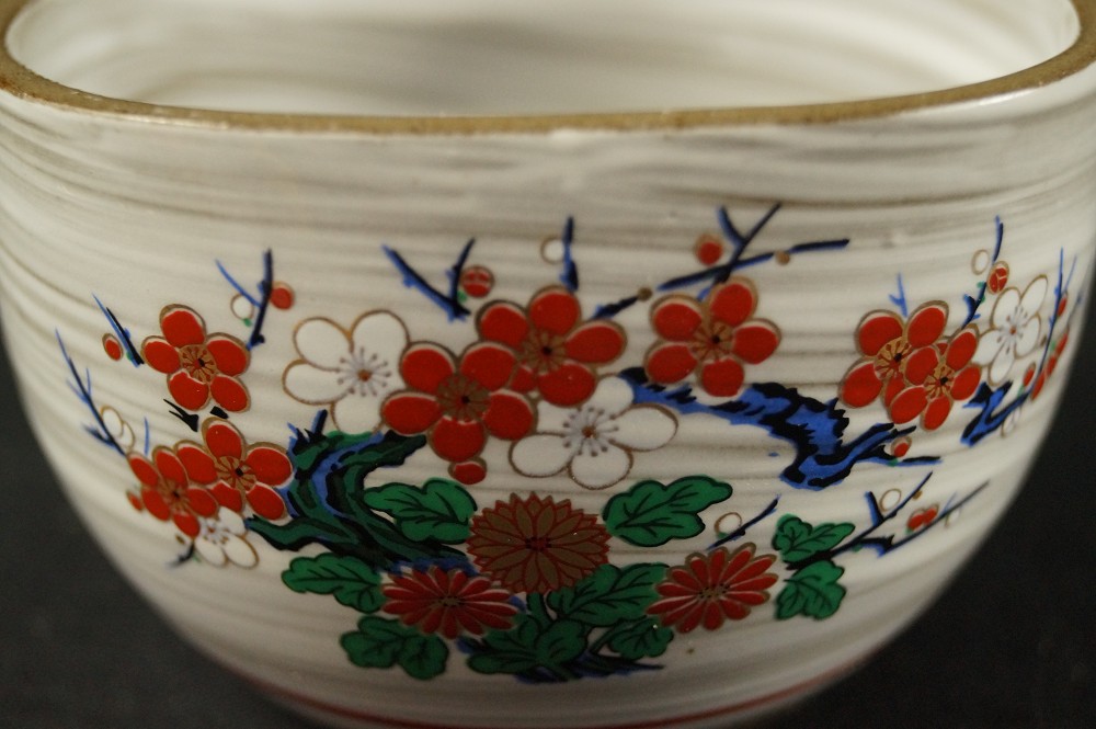 Kutani tea set blossom motif close-up