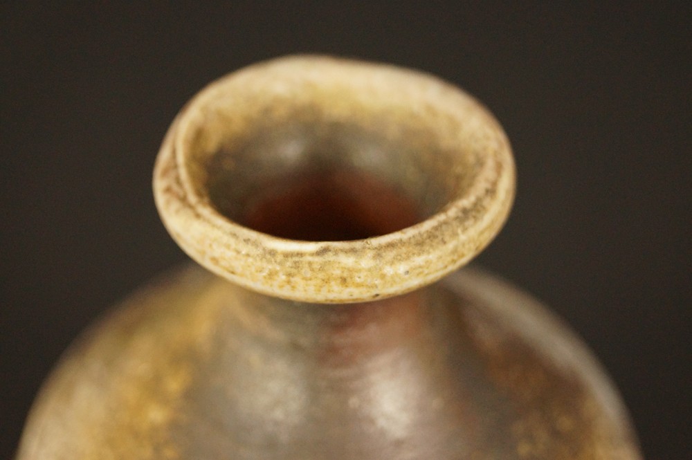 Bizen Tokkuri Neck View Close-Up