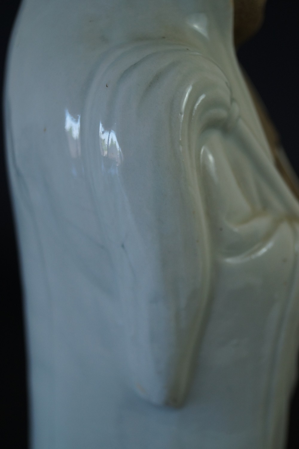 Japanese Bodhidharma Daruma Figure Made of Kutani Porcelain Motif Close-Up 4