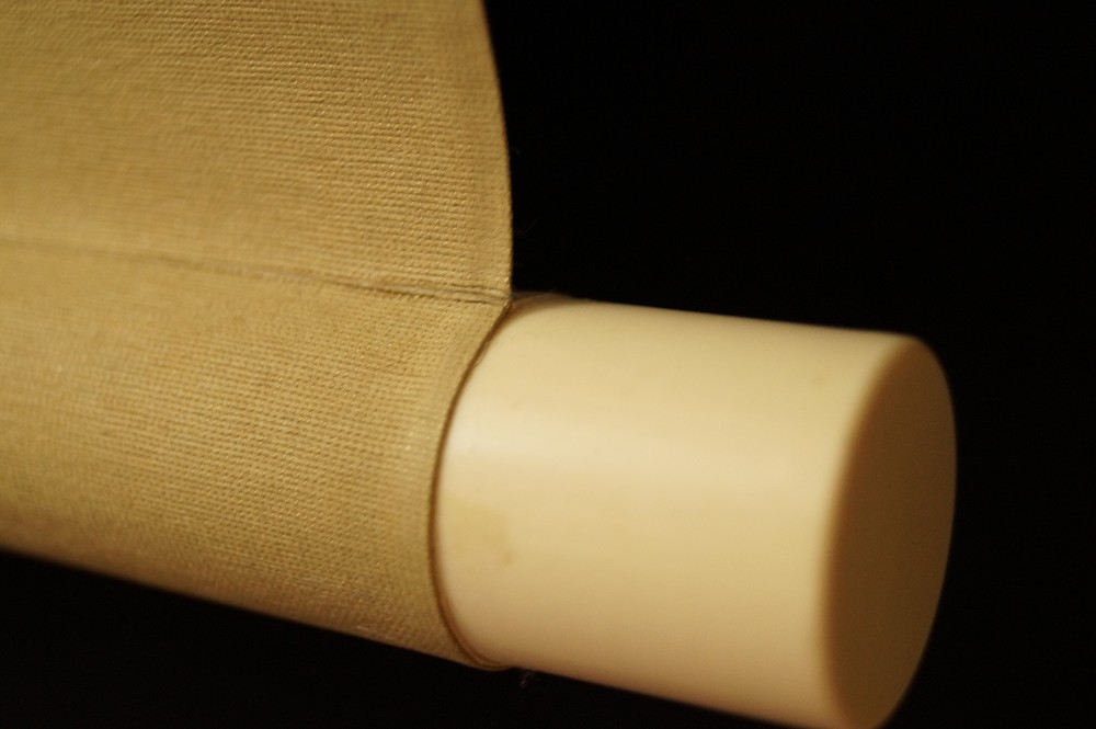 Pfingstrose mit Kalligraphie Rollendetail