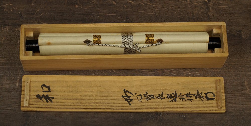 Japanisches Rollbild Zen Kalligraphie Harmonie von Itsugai Kajiura in signierter Aufbewahrungsbox