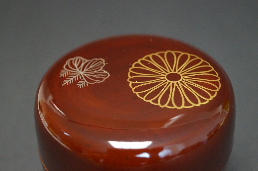 Makie Natsume Japanese Tea Container for the Tea Ceremony Motif Close-Up 1