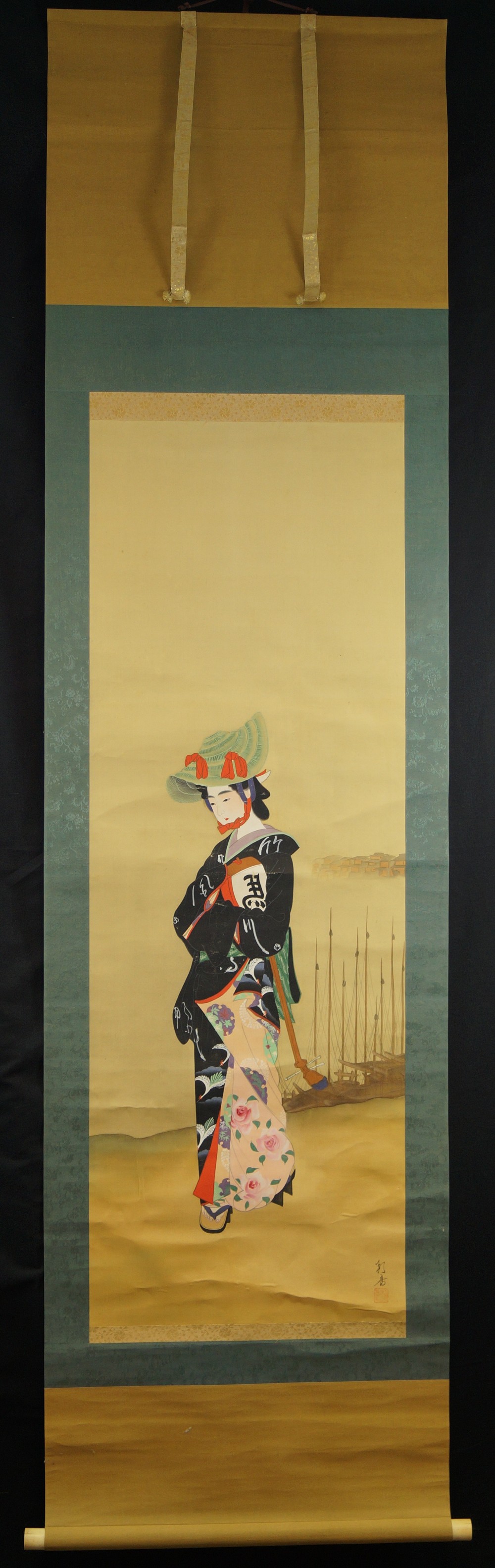 Beauty in kimono full view hanging scroll