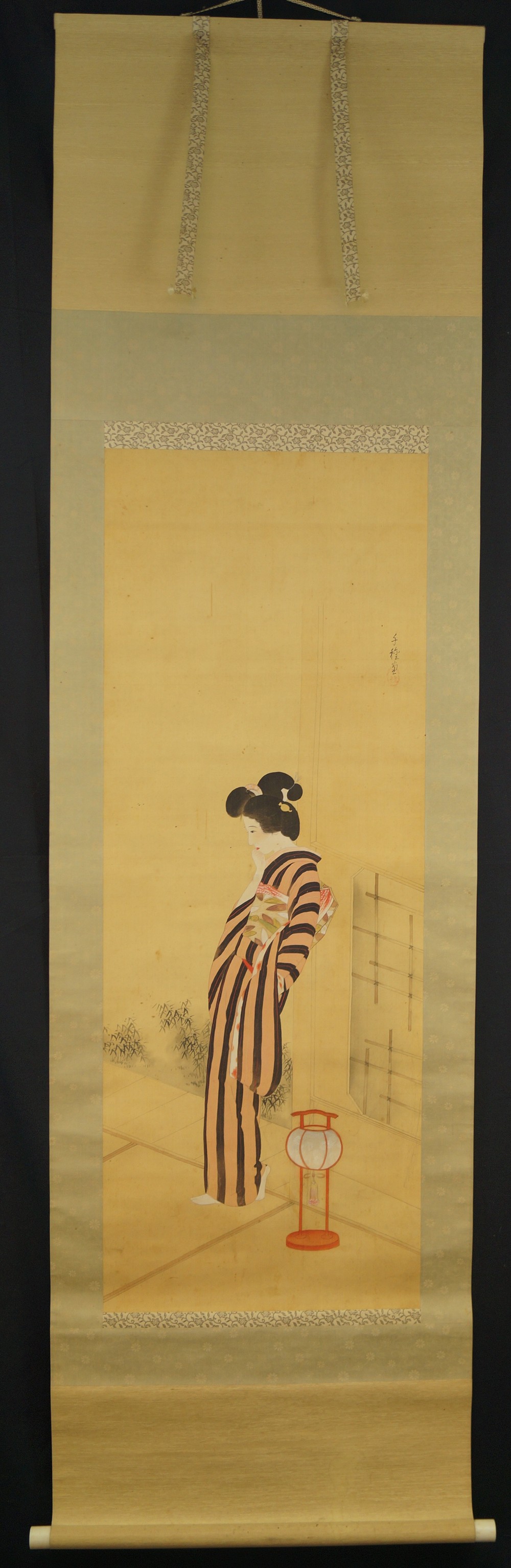 Beauty in Kimono by Chigusa Kitani Hanging Scroll Full View