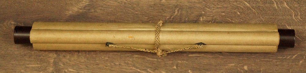 Vogel Kakemono Kakemono zusammengerollt