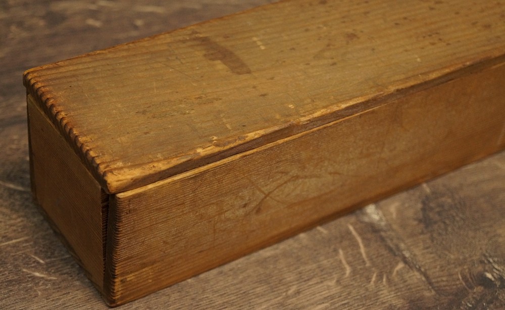 Beauty in Kimono Storage Box Close-Up 2