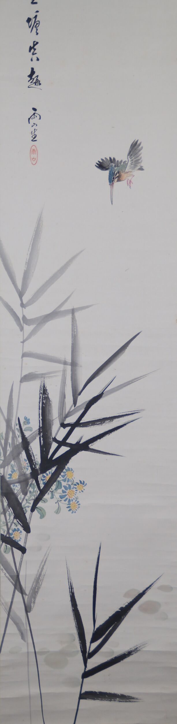 Full motif of the kakemono kingfisher in steep dive with bamboo, calligraphy and asters, without mounting