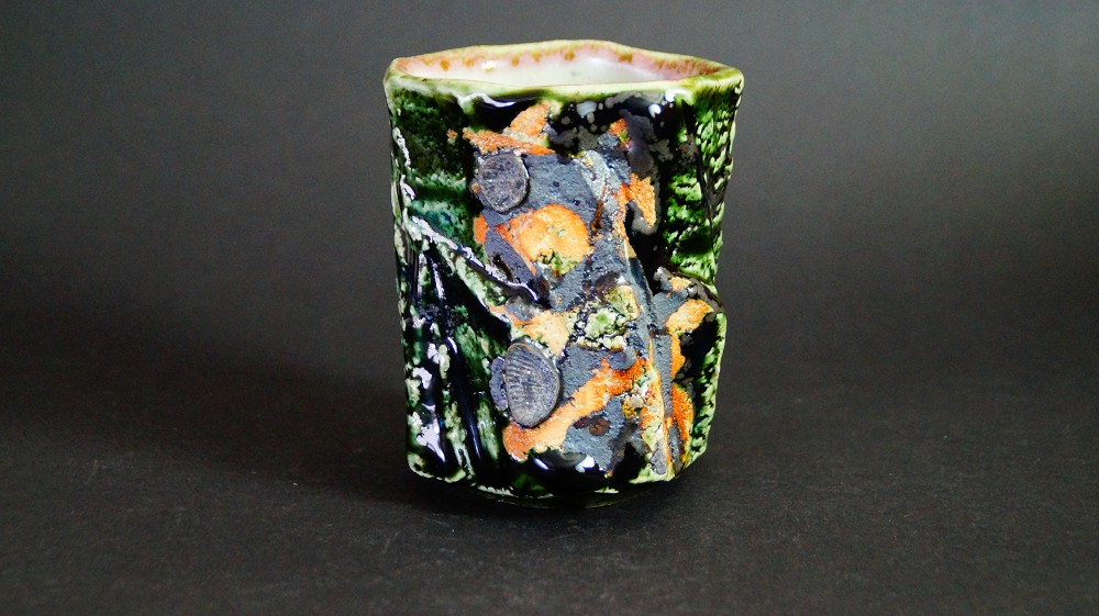 Yunomi Tea Bowl Made of Oribe Ware by Kawachi Hidetoshi Front View