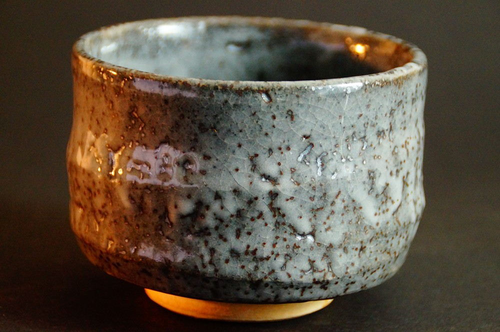 Chawan Tea Bowl Made of Oribe Ware by Ito Shinzan Side View 1