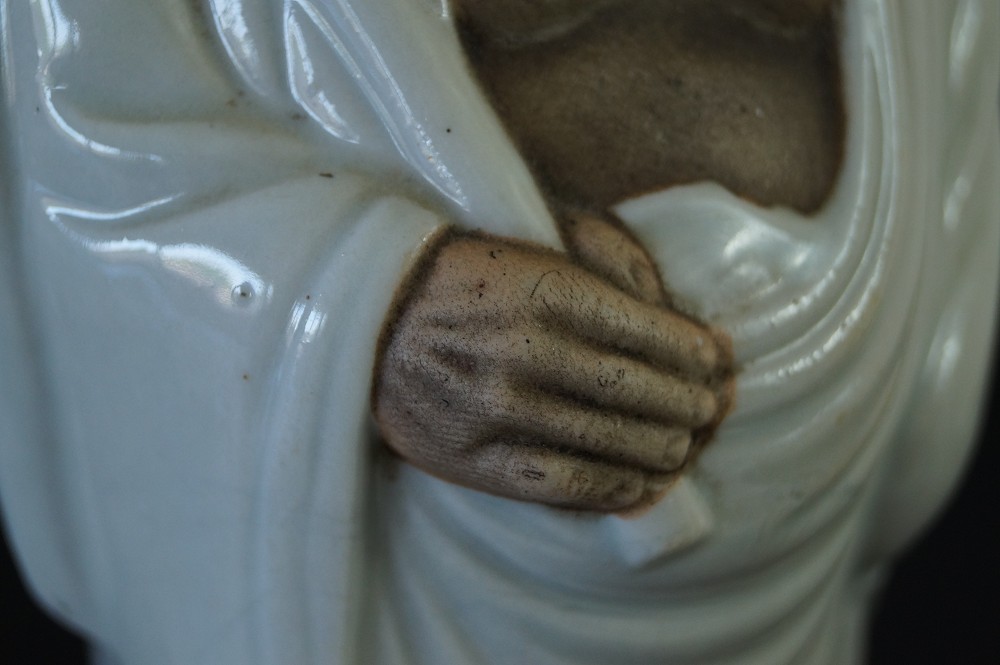 Japanese Bodhidharma Daruma figure made of Kutani porcelain motif close-up 3