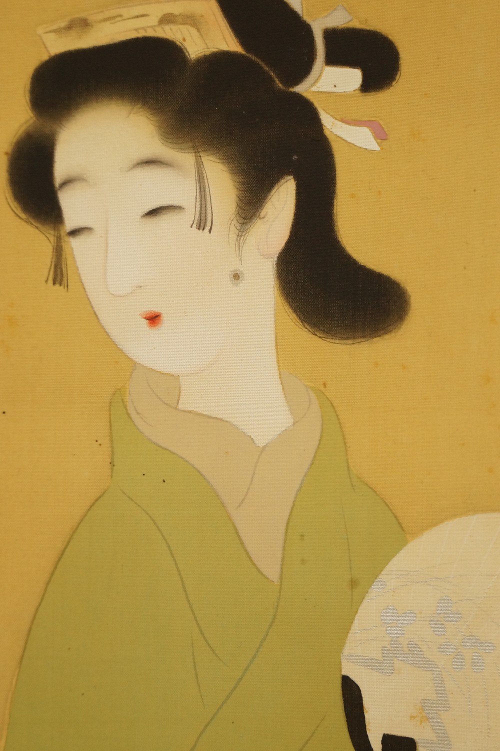 Face of the mother with hair ornament and closed eyes Figures Motif Close-Up 3