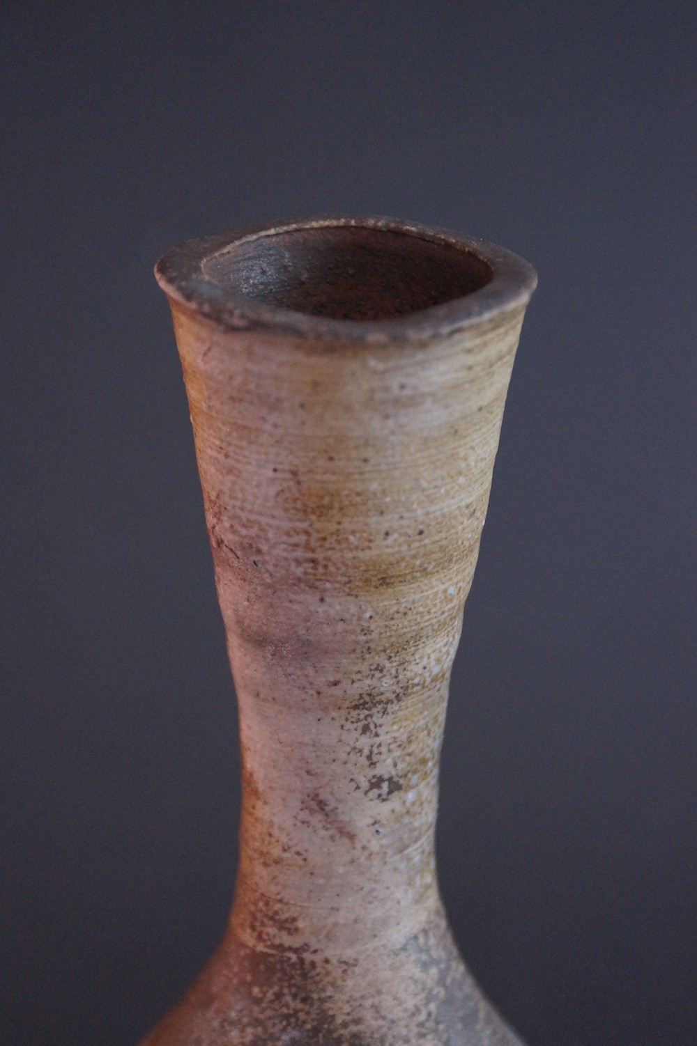 Bizen Vase Halsansicht Nahaufnahme