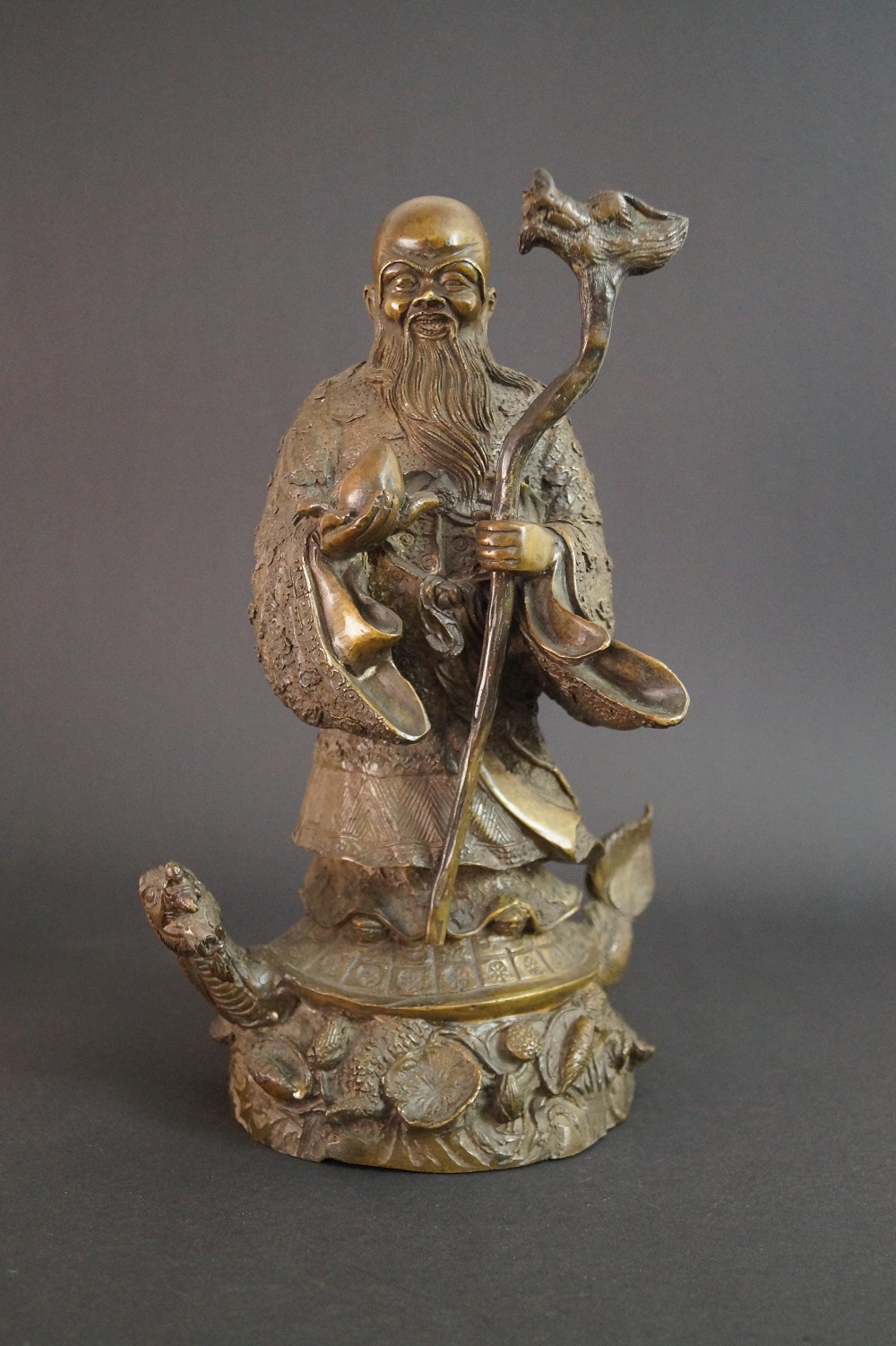 Laotse Figur aus Bronze Frontalansicht