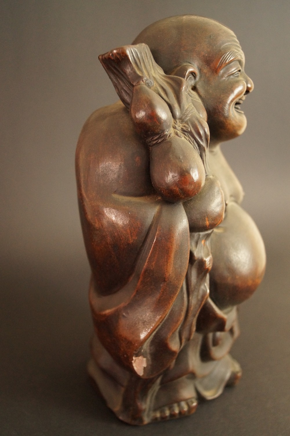 Japanische Hotei Figur aus Bizen-Keramik