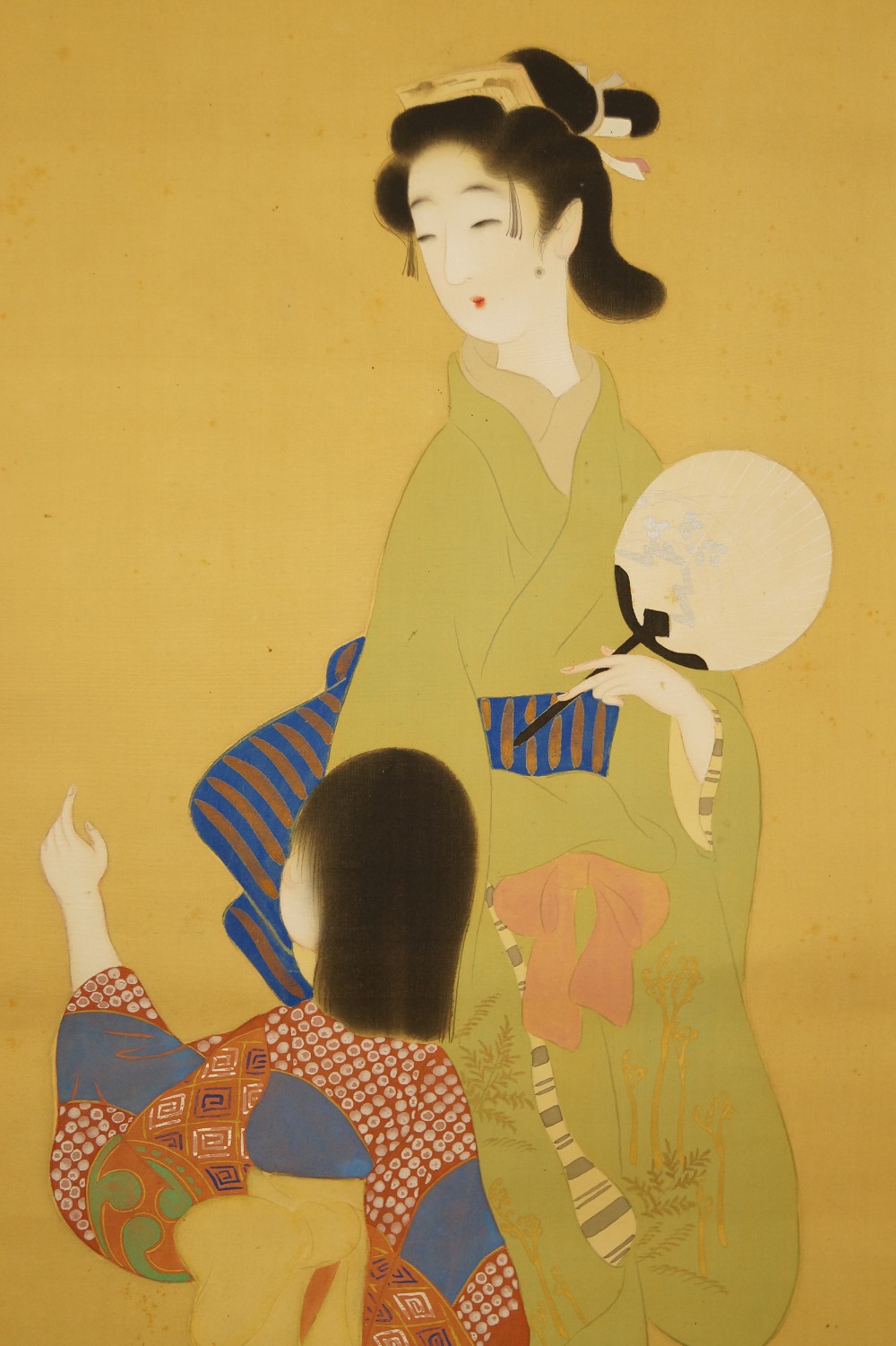 Mother with fan and daughter in patterned kimono Figures Motif Close-Up 1