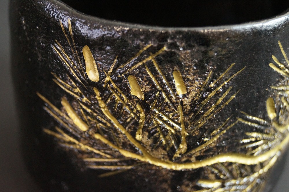 Raku-yaki Chawan by Keiraku Ito Motif Close-Up