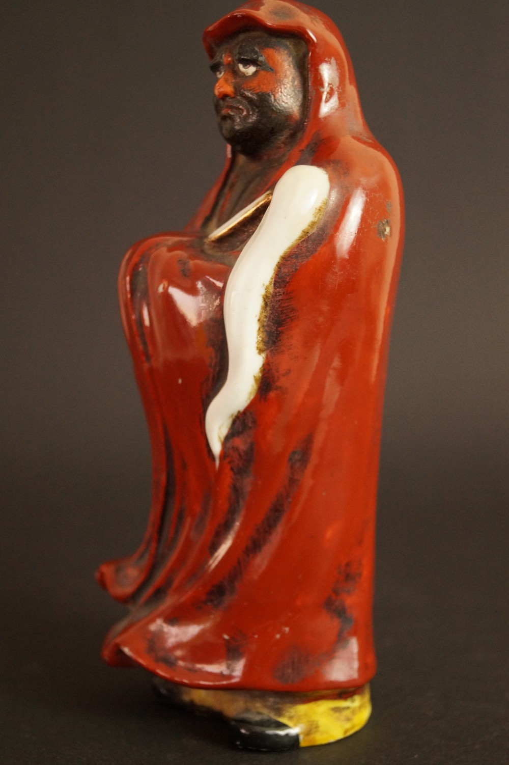 Bodhidharma Daruma Kutani Figure Side View 2